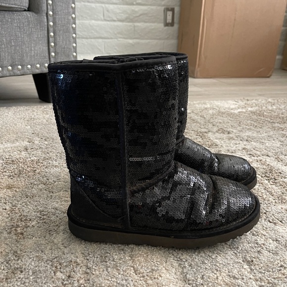 UGG BOOTS SIZE 6 BLACK SPARKLE - Picture 2 of 4